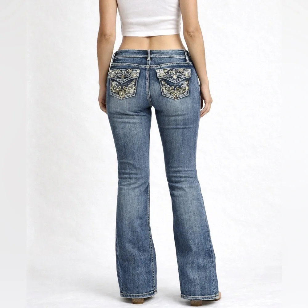 a.n.a Y2K Low Rise Medium Wash Jeans Rhinestone Pockets Sz 8 Bling Streetwear